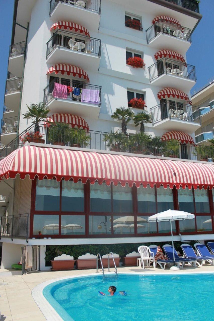 Hotel Manila Lido di Jesolo Exteriör bild
