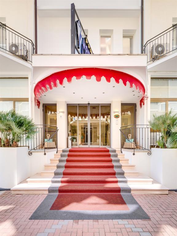Hotel Manila Lido di Jesolo Exteriör bild