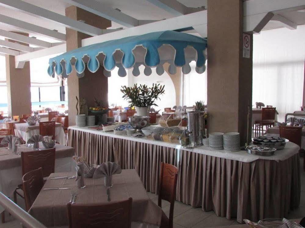 Hotel Manila Lido di Jesolo Exteriör bild