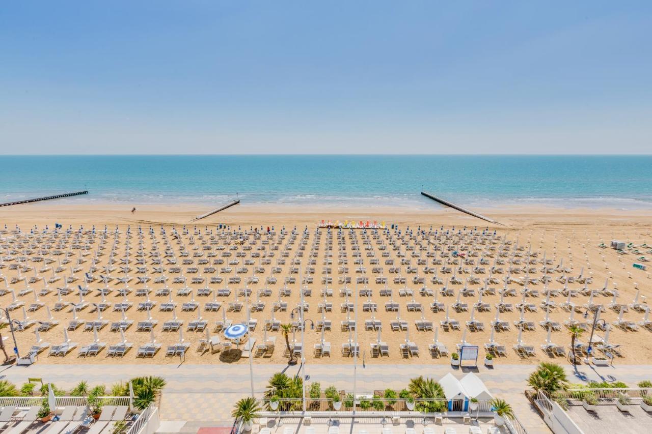 Hotel Manila Lido di Jesolo Exteriör bild