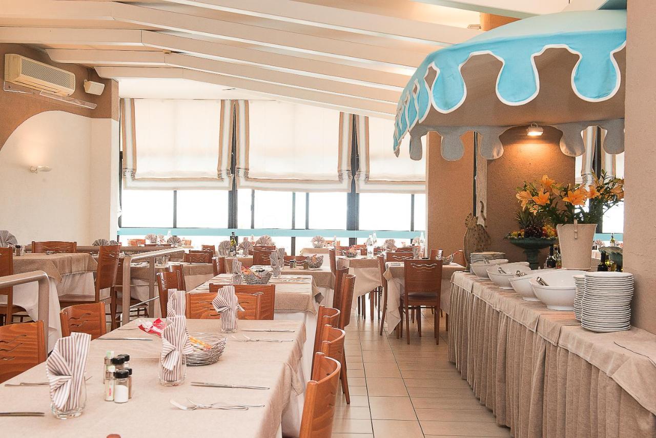 Hotel Manila Lido di Jesolo Exteriör bild